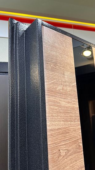 Входная дверь  