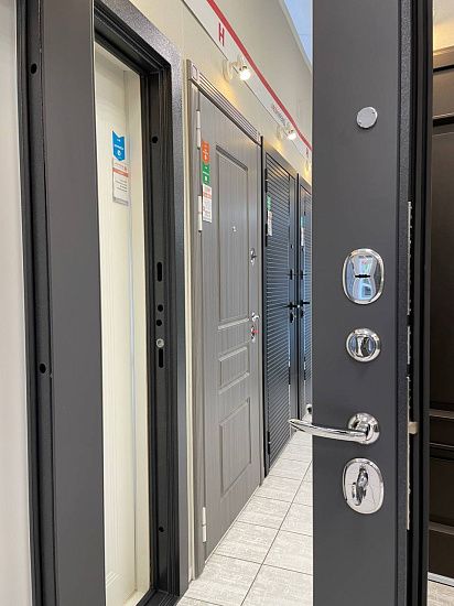 Входная дверь  