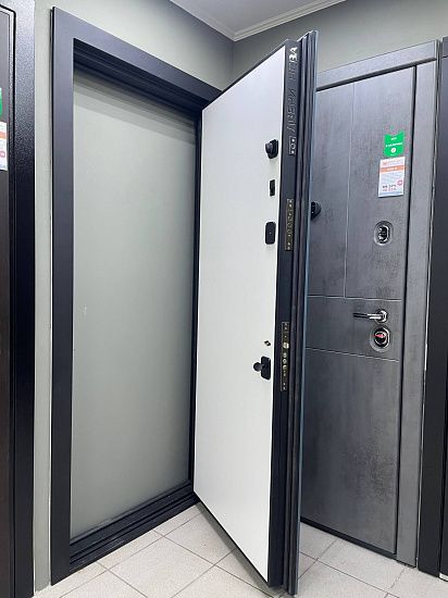 Входная дверь  